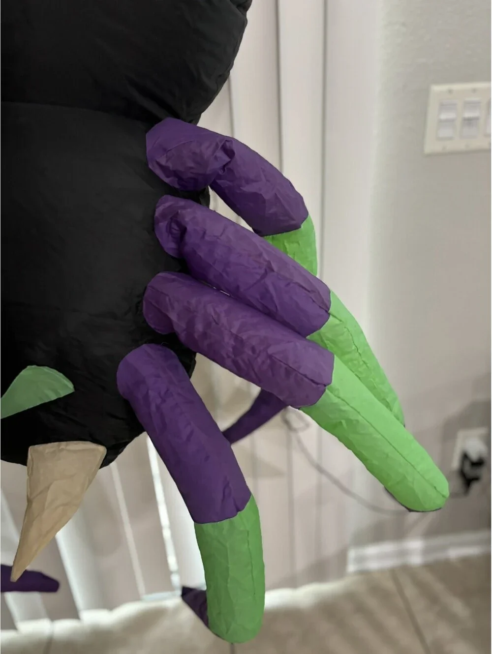 Self-Inflatable Hanging 5’ Long Halloween Spider With 1 Cord By Air Flowz Tested